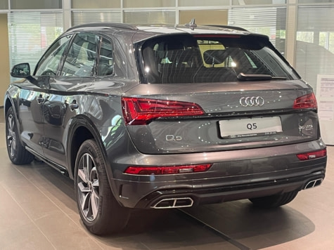 Новый автомобиль Audi Q5L Luxury Dynamicв городе Екатеринбург ДЦ - АЦ Космонавтов