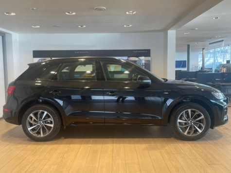 Новый автомобиль Audi Q5L Luxury Dynamicв городе Екатеринбург ДЦ - АЦ Космонавтов