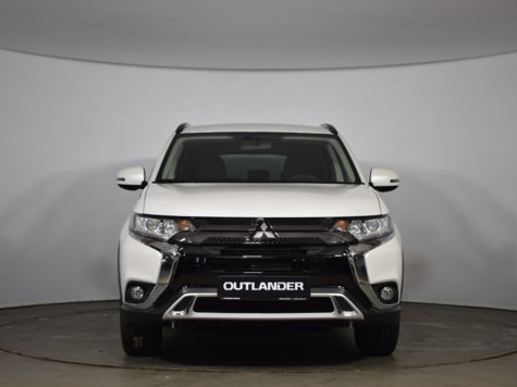 Новый автомобиль Mitsubishi OUTLANDER - 7 мест Intense+в городе Санкт-Петербург ДЦ - РОЛЬФ Витебский Mitsubishi