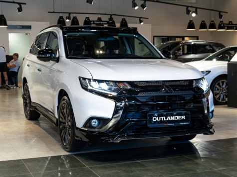 Новый автомобиль Mitsubishi OUTLANDER - 7 мест Ultimateв городе Санкт-Петербург ДЦ - РОЛЬФ Витебский Mitsubishi