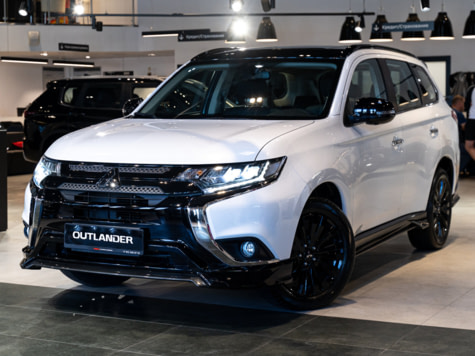 Новый автомобиль Mitsubishi OUTLANDER - 7 мест Ultimateв городе Санкт-Петербург ДЦ - РОЛЬФ Витебский Mitsubishi