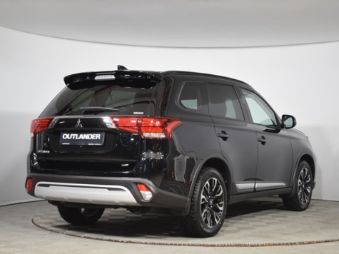 Новый автомобиль Mitsubishi OUTLANDER - 7 мест Enjoyв городе Санкт-Петербург ДЦ - РОЛЬФ Витебский Mitsubishi