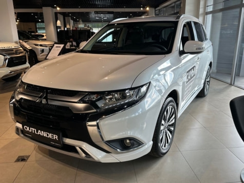 Новый автомобиль Mitsubishi OUTLANDER - 7 мест Enjoyв городе Москва ДЦ - Mitsubishi Автомир Москва Варшавка