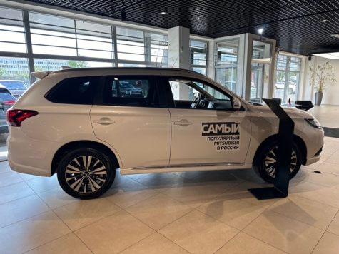 Новый автомобиль Mitsubishi OUTLANDER - 7 мест Enjoyв городе Москва ДЦ - Mitsubishi Автомир Москва Варшавка