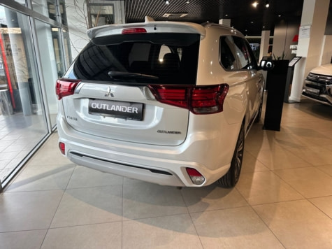 Новый автомобиль Mitsubishi OUTLANDER - 7 мест Enjoyв городе Москва ДЦ - Mitsubishi Автомир Москва Варшавка