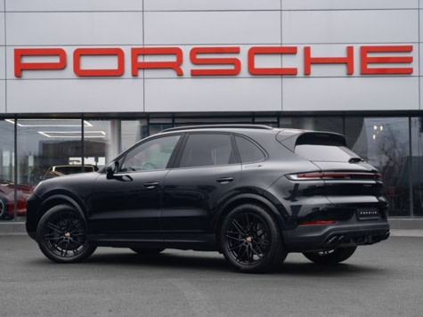 Новый автомобиль Porsche Cayenne Baseв городе Пермь ДЦ - VERRA Premium - центр премиальных автомобилей