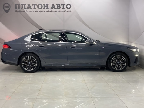 Новый автомобиль BMW 5 серии 530i xDriveв городе Воронеж ДЦ - Платон Авто