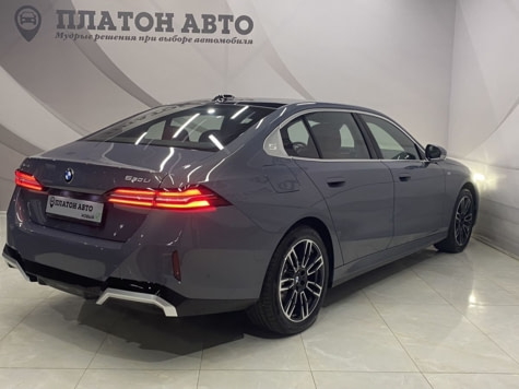 Новый автомобиль BMW 5 серии 530i xDriveв городе Воронеж ДЦ - Платон Авто