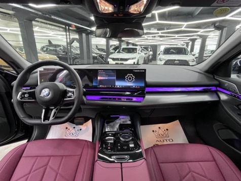 Новый автомобиль BMW 5 серии 530Li XDriveв городе Москва ДЦ - CVAUTO (Москва Запад)