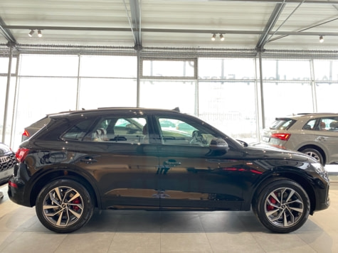 Новый автомобиль Audi Q5L 40 TFSI quattro Luxury Dynamicв городе Екатеринбург ДЦ - АЦ Космонавтов