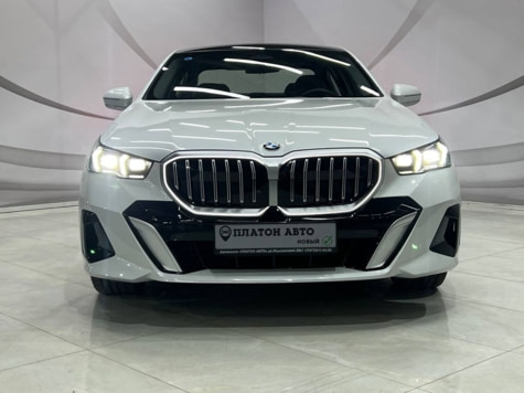 Новый автомобиль BMW 5 серии 530i xDrive M Sportв городе Воронеж ДЦ - Платон Авто