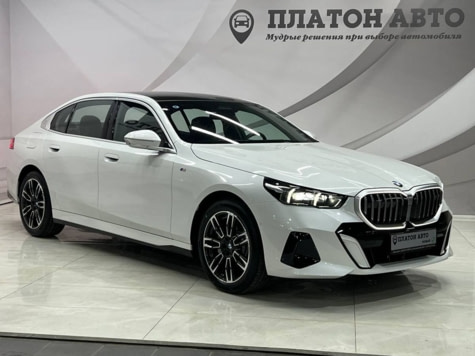 Новый автомобиль BMW 5 серии 530i xDrive M Sportв городе Воронеж ДЦ - Платон Авто